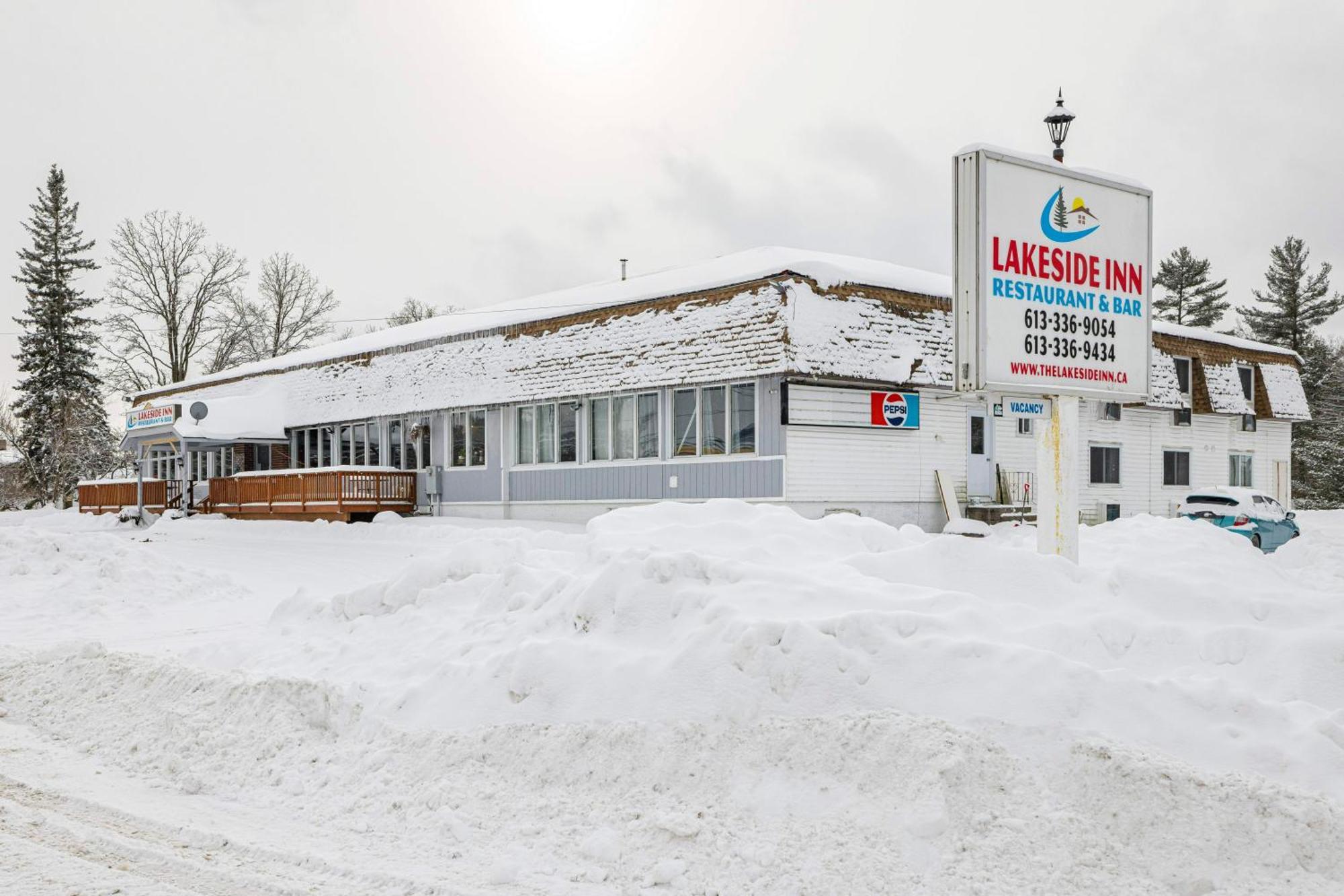 Lakeside Inn Cloyne Eksteriør billede